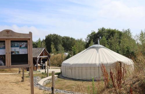 Holworth Casa | The Hide