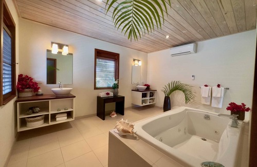 Freetown Casa | The Hideaway 3 Bedroom Townhouse Pool