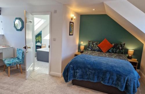 Wareham Casa | The Hideaway - Central Wareham, Roof terrace, Garden & Parking