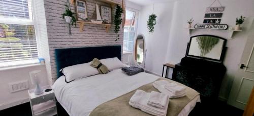 Southport Apartamento | The Hideaway Cottage Feel Patio Central Parking