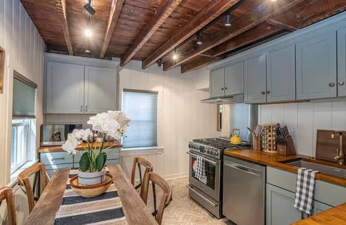 Providence Casa | The Hideaway Cottage - Entire Home in Fox Point!