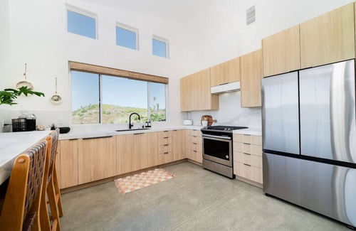 Vista Casa | The Hideaway: Fam Style Retreat