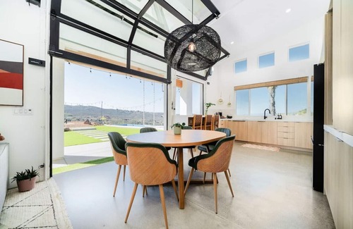 Vista Casa | The Hideaway: Fam Style Retreat