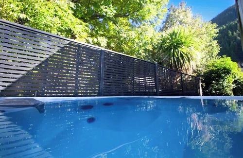 Queenstown Cabina | The Hideaway - Hot Tub - Flat Walk to Town