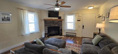 Sky Valley Casa | The Hideaway House- 3 bedroom with Hot Tub, Fenced Yard, Lake Access