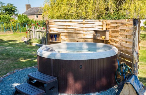 Whitestone Apartamento | The Hideaway Hut - 1 Bed Shepherds Hut - Dodmarsh