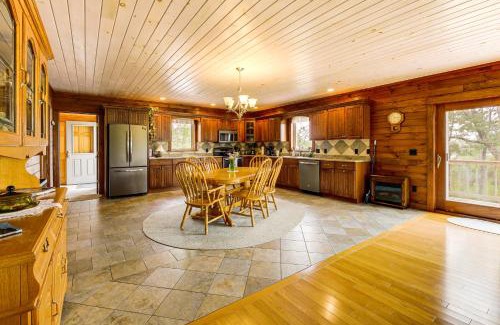 Jonesport Casa | The Hideaway in Downeast Maine Walk to Ocean