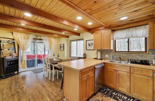 Bushkill Casa | The Hideaway - Saw Creek Estates