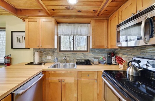 Bushkill Casa | The Hideaway - Saw Creek Estates
