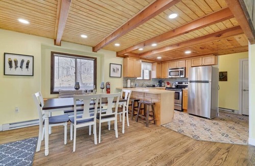 Bushkill Casa | The Hideaway - Saw Creek Estates