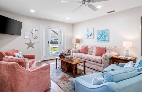Bid-a-wee Beach Casa | The Hideaway in BidaWee | 2 minute walk to PRIVATE Beach Access