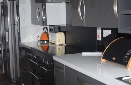 Bude Apartamento | The Hideaway, con alquiler opcional de bañera de hidromasaje: el nuevo listado tiene capacidad para 4