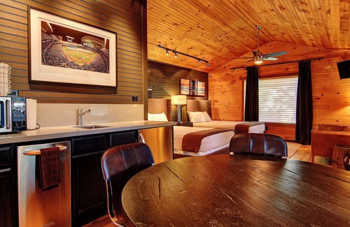 New Braunfels Cabina | The Hideout 5 Bedroom Home by RedAwning
