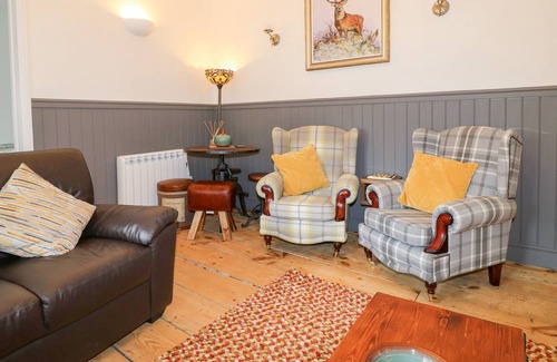 Oakham Cabaña | THE HIDEOUT, family friendly, character holiday cottage in Oakham
