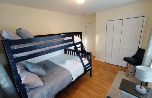 New Paltz Casa | The Higashi King bed mountain home in New Paltz