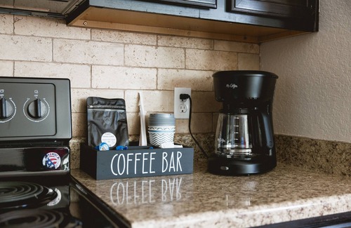 Medina Valley Casa | The Highball Hideaway: Cheers to Chill Vibes & Open Skies!