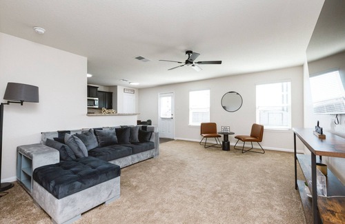 Medina Valley Casa | The Highball Hideaway: Cheers to Chill Vibes & Open Skies!