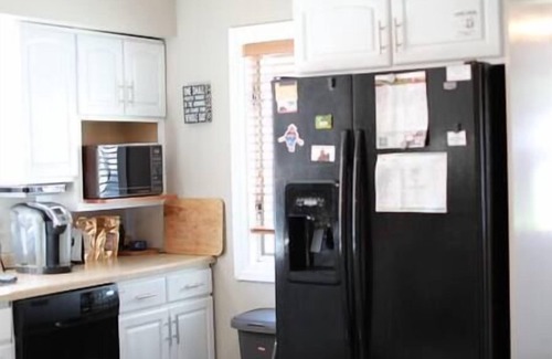 Escanaba Cama Y Desayuno | The HighBanks- Full Breakfast included, Beautiful Lakeview!