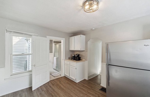 Howell Casa | The Highland House - Downtown Howell