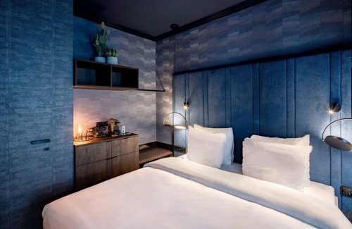 Burgwallen Nieuwe Zijde Hotel | The Highlander