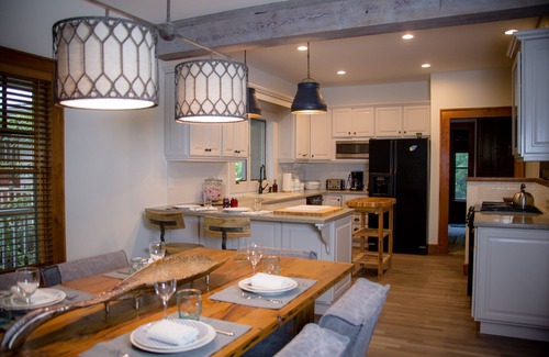 Highlands Casa | The Highlands Buck House, recientemente renovado, precioso en la ciudad con estanque privado