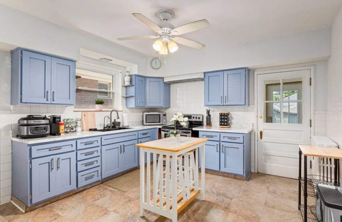 Southwest Garden Casa | The Hill | 2 Bed 2 Bath | Private Home