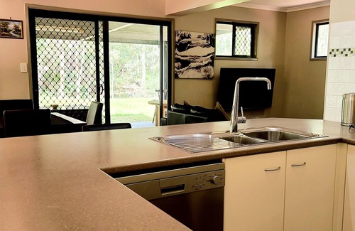 Eatons Hill Casa | Eatons Hill acerage con WIFI
