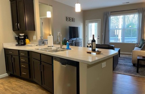 Tuttle West Apartamento | The Hilliard Executive | No Steps | Amazing Beds!