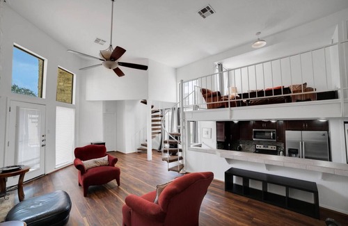 The Hills Apartamento | The Hills: Quiet Spacious Gated Community w/ Pool!