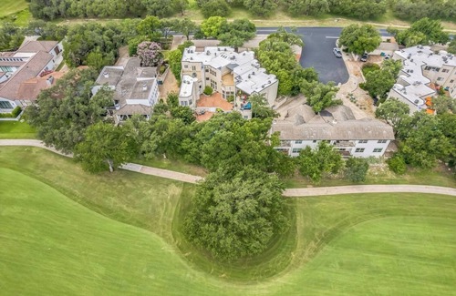 The Hills Apartamento | The Hills: Quiet Spacious Gated Community w/ Pool!