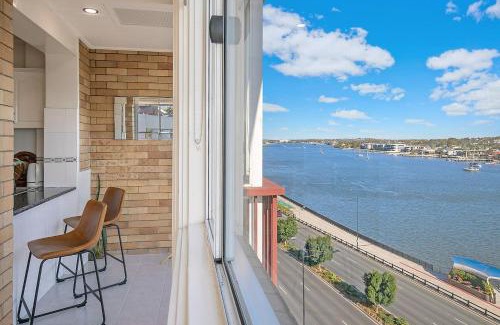 Hamilton Apartamento | The Hillside at Hamilton - A Fresh Riverfront Abode
