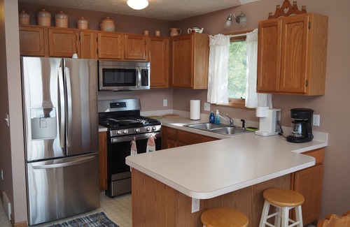 Frankfort Casa | The Hilltop Retreat - QUIET, PEACEFUL, & FAMILY-ORIENTED WITH GREAT VIEWS AND A/C!