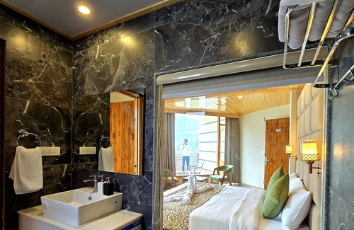 Simsa Village Hotel | THE HIMALAYAN QUEEN