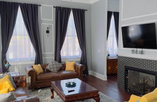 Seventh Ward Casa | The Historic Bourbon Suit walk to French Quarter