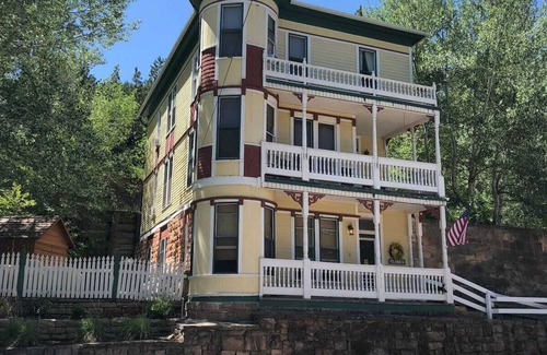Hot Springs Apartamento | The “Historic” Burdette House - EST. 1891 2nd Floor Western Suite