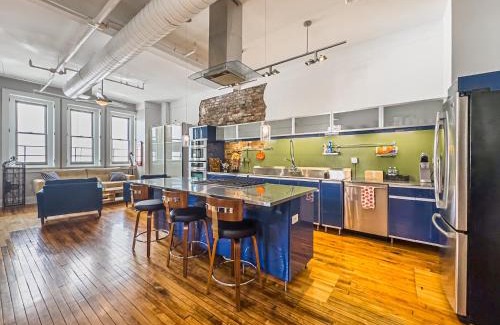 Downtown Cincinnati Apartamento | The Historic Lyric Penthouse with Private Rooftop