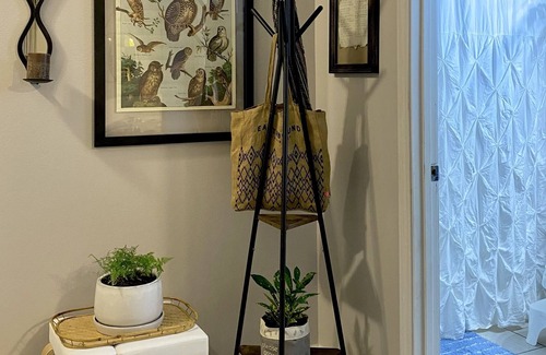 Sherwood Casa | The Hobo Haven: Great for Military +Healthcare + Business