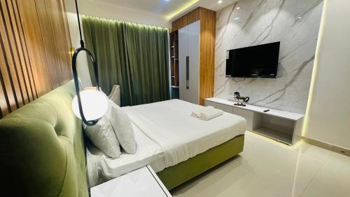 Sector 40 Hotel | The Hoften Elite Millennium City, Gurgaon