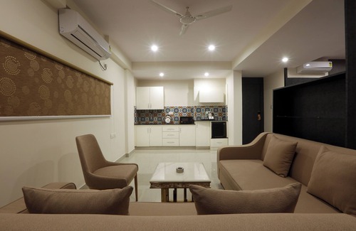 Bengaluru Hotel | Sterling Plaza Hotel Bangalore Airport
