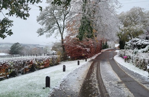 Longborough Cabaña | THE HOLIDAY!nChristmas Cottage