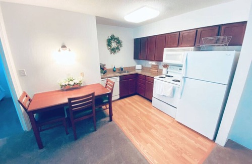 Greater Greenspoint Apartamento | The Holistic Escape w/Fast WiFi & Free Parking