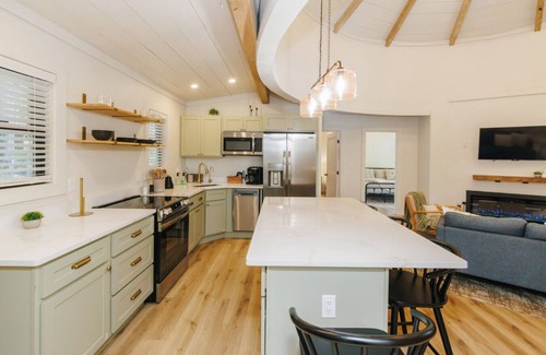 Primrose Apartamento | Coming Soon Sept 2025 | Modern Silo Stay | Hot Tub