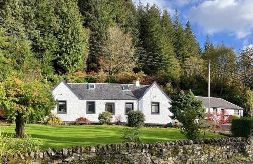 Kilmun Casa | The Holly Tree Cottage