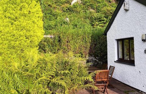 Kilmun Casa | The Holly Tree Cottage