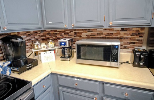 Wichita Casa | The Home Base of Wichita McConnell AFB Hot Tub 3 Bed 2 Bath