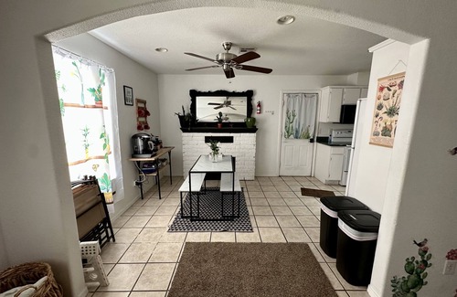 Yuma Casa | The home is a bright cozy home.It’s located 5min away from I-8interstatehighway.