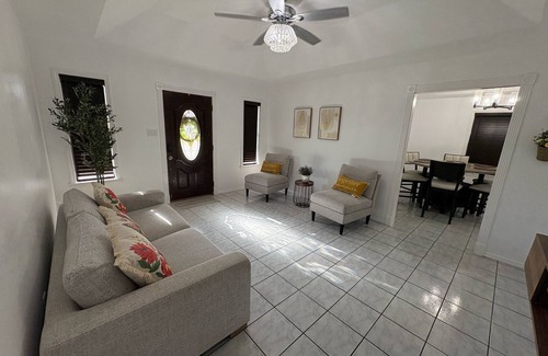 Cameron County Casa | THE HOME OF THE EXPLORERS ,close to SpaceX,Rio grande LNG ,Port Isabel,airport