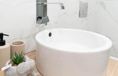 Thissio Apartamento | The Homely Hideaway