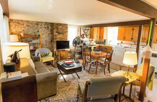 Gloucester Casa | The Homestead: Elegant Victorian & Maids Quarters