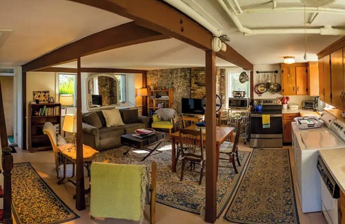 Gloucester Casa | The Homestead: Elegant Victorian & Maids Quarters